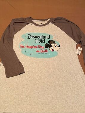 NWT Disneyland Hotel 3/4 Tee